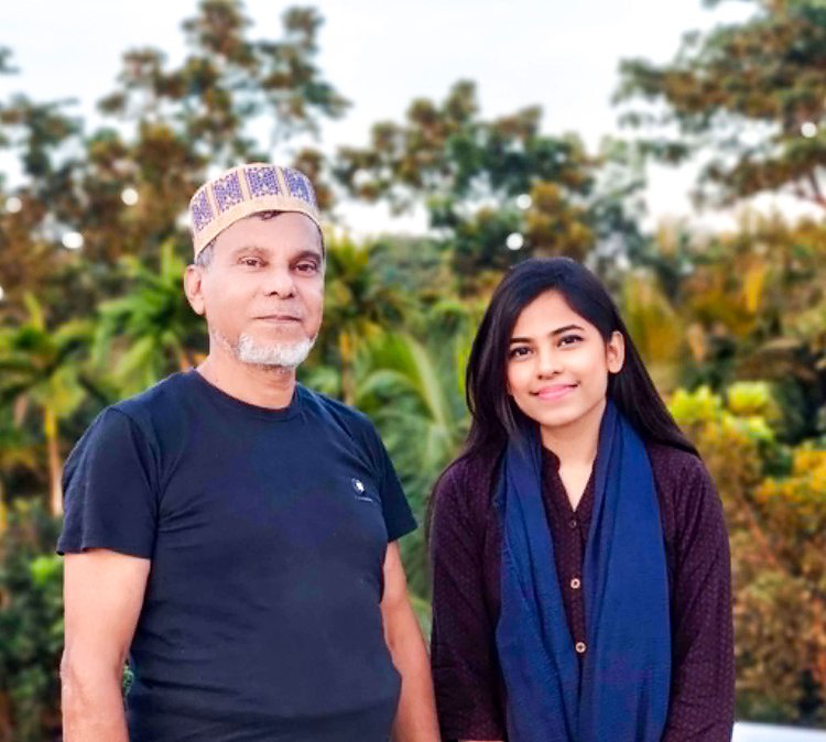 বাবার সঙ্গে আফসানা আলম প্রীতি