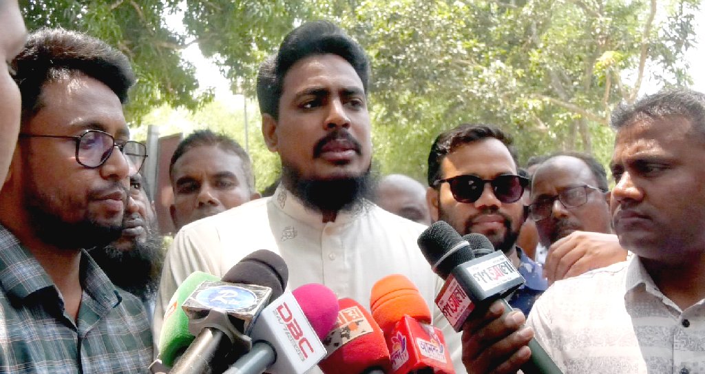 বিএনপি ও জামায়াতে ইসলামী অস্ত্রের মহড়ায় নেমেছে: আখতার হোসেন