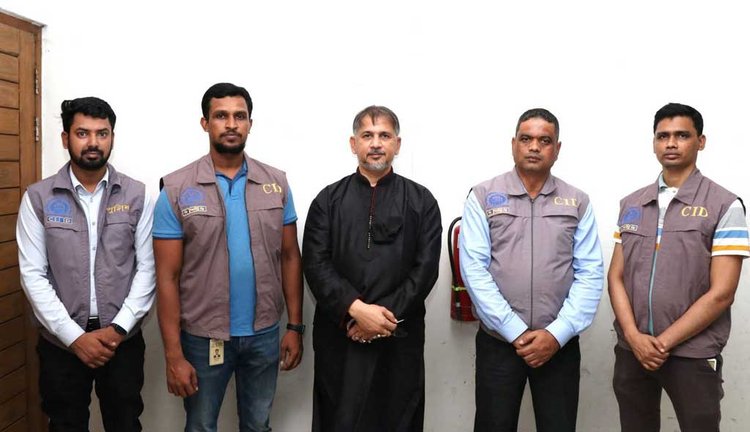 এম কে খায়রুল বাশার বাহারকে মানিলন্ডারিং মামলায় গ্রেপ্তার। ছবি: সংগৃহীত