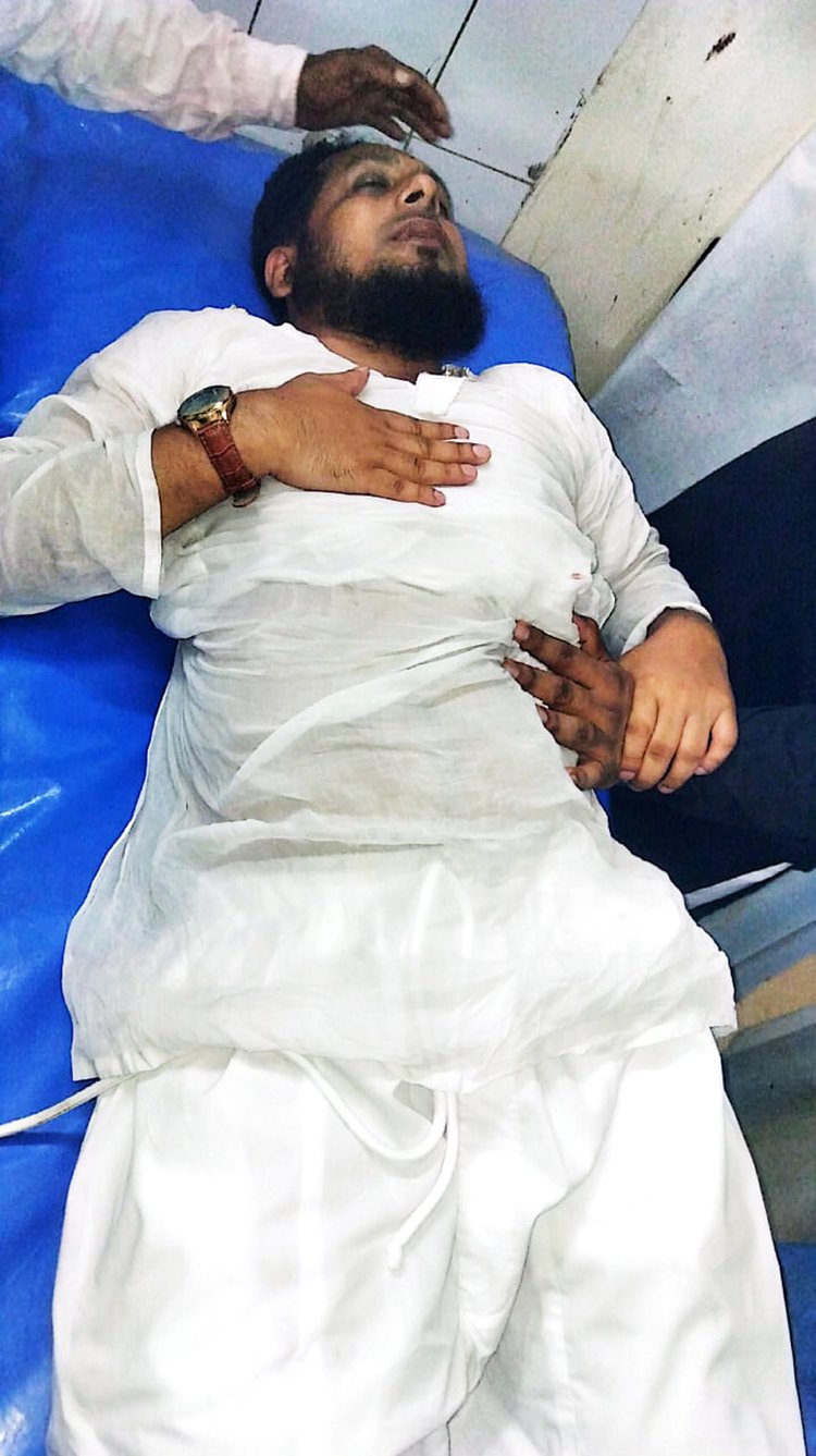 আড়াইহাজারে জামায়াত প্রার্থীর গণসংযোগে হামলা। ছবি: আজকের পত্রিকা