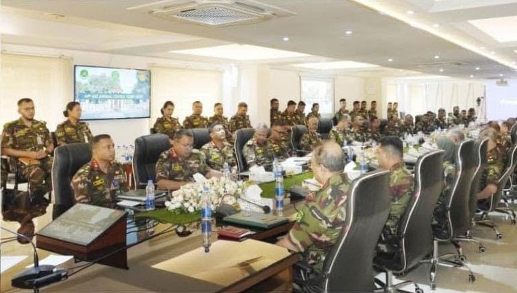 আর্মি সার্ভিস কোরের ৪৪ তম বাৎসরিক অধিনায়ক সম্মেলন-২০২৫-এ প্রধান অতিথির বক্তব্য দেন সেনাপ্রধান। ছবি: আইএসপিআর