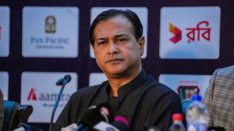 আসিফ ক্ষমা না চাইলে অ্যাকশনে যাওয়ার হুমকি ফুটবলারদের