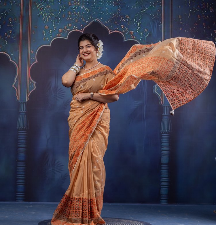 অষ্টমীতে একটু সাজগোজ হোক। ছবি সৌজন্য: রঙ বাংলাদেশ