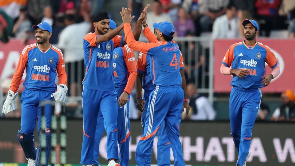 অস্ট্রেলিয়াকে হারিয়ে সমতায় ফিরল ভারত