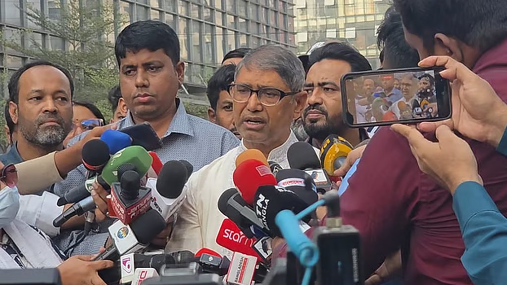 খুব ক্রিটিক্যাল কন্ডিশনে খালেদা জিয়া