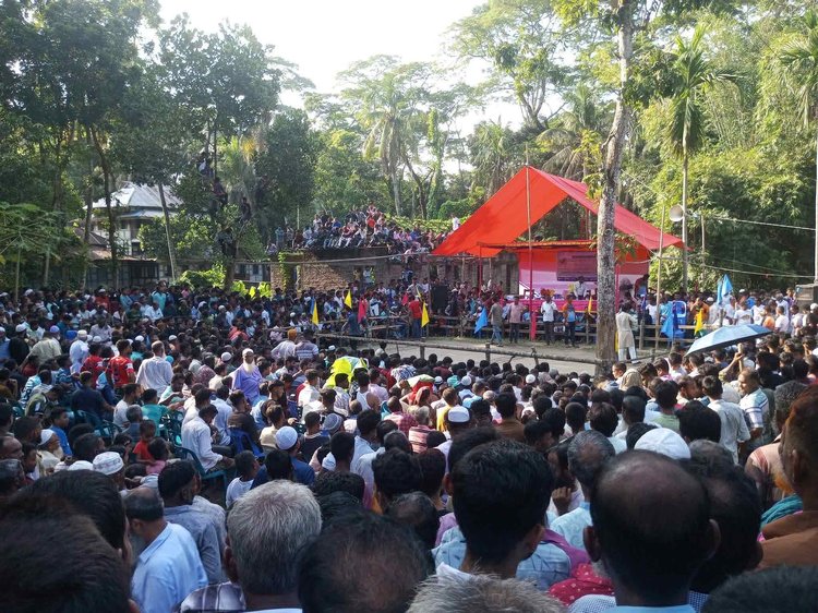 মুলাদীতে গ্রামবাংলার ঐতিহ্যবাহী হাডুডু খেলার ফাইনাল ম্যাচ অনুষ্ঠিত। ছবি: আজকের পত্রিকা