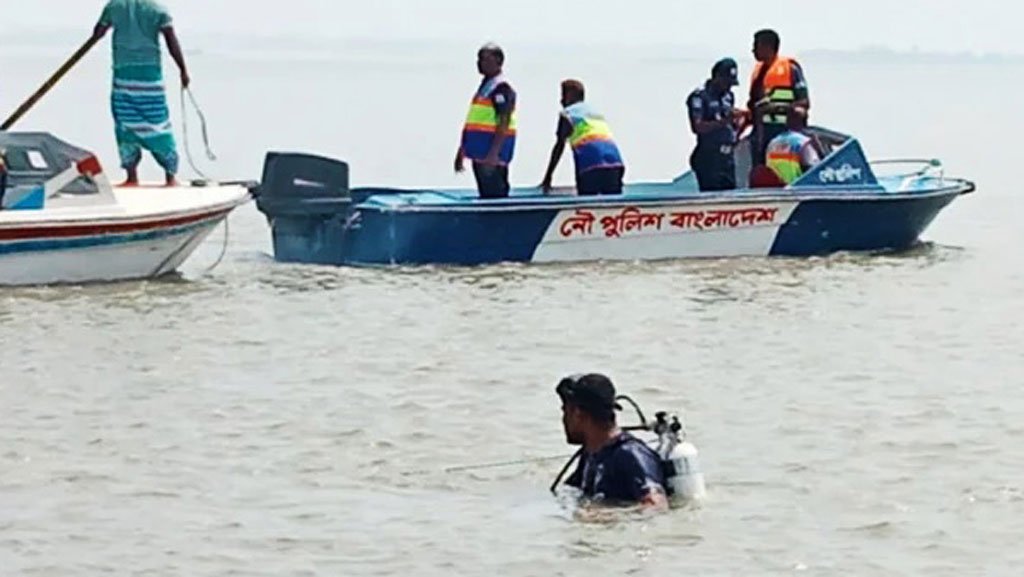 ট্রলার-স্পিডবোট সংঘর্ষ: নিখোঁজ যুবকের ‘নম্বর’ থেকে মায়ের কাছে চাঁদা দাবি