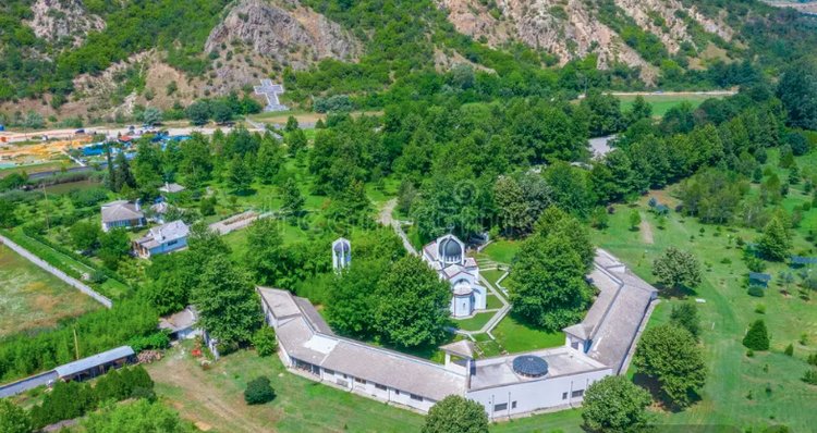 বুলগেরিয়ার একটি ছোট গ্রাম রুপিতে অবস্থিত সেই আধ্যাত্মিক কেন্দ্রের পাখির চোখে দেখা দৃশ্য, যেখানে বাবা বাঙ্গা জীবনের লম্বা সময় অতিবাহিত করেছিলেন। ছবি: স্ক্রিনশট