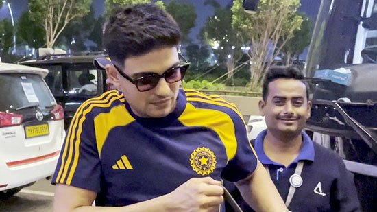 রোহিত-কোহলিবিহীন ভারতীয় দল বিমানবন্দরেই পাত্তা পেল না