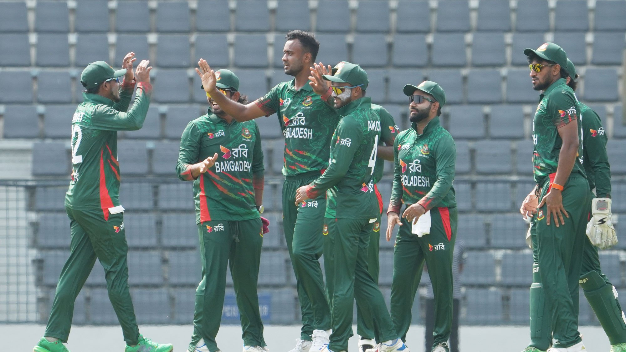 বাংলাদেশের আগুনে বোলিংয়ে পুড়ছে নিউজিল্যান্ড