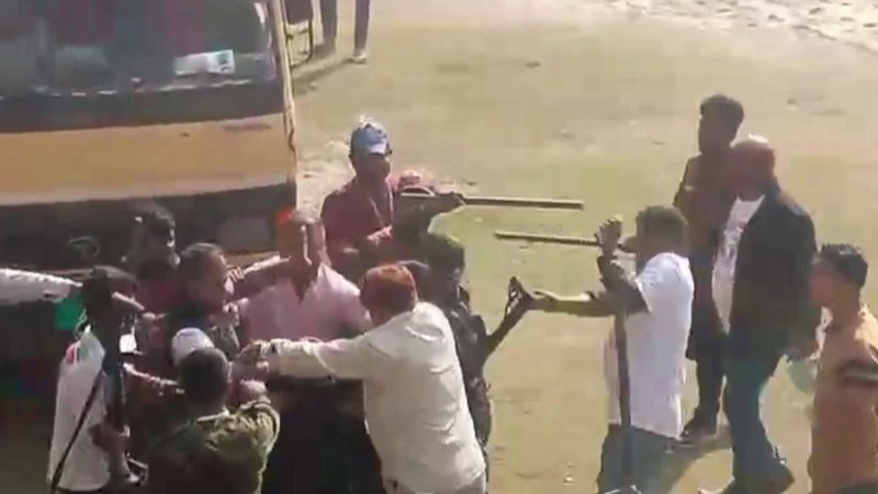 লক্ষ্মীপুরে বিএনপি-জামায়াত সংঘর্ষে আহত ১০