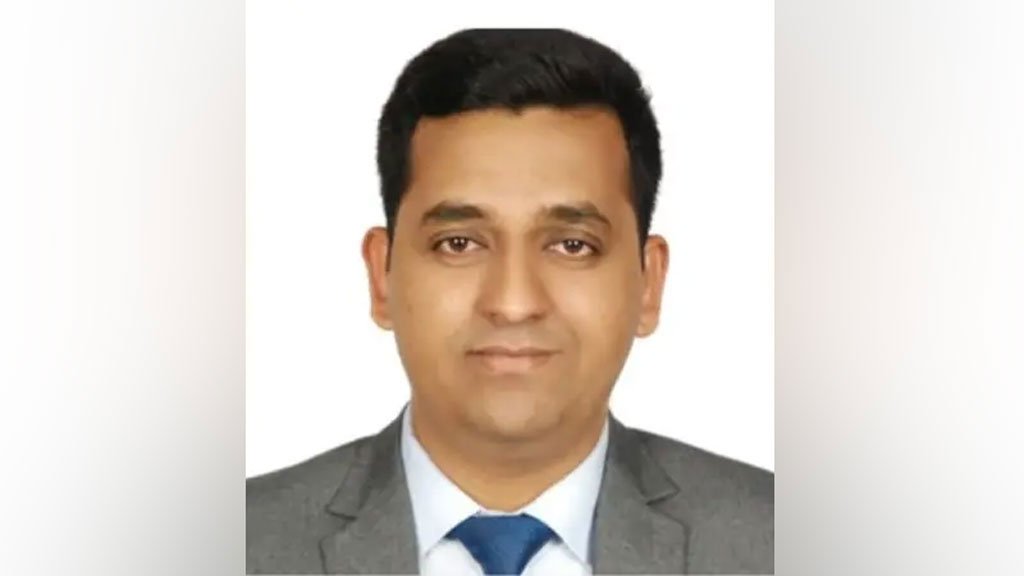 বাউফলে ইউএনওর অপসারণ দাবিতে ঝাড়ুমিছিল