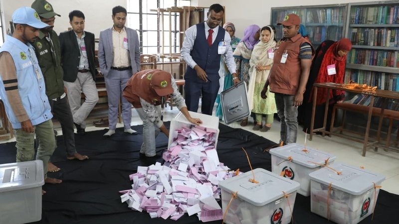 ভোটগ্রহণ শেষ, এবার গণনার পালা