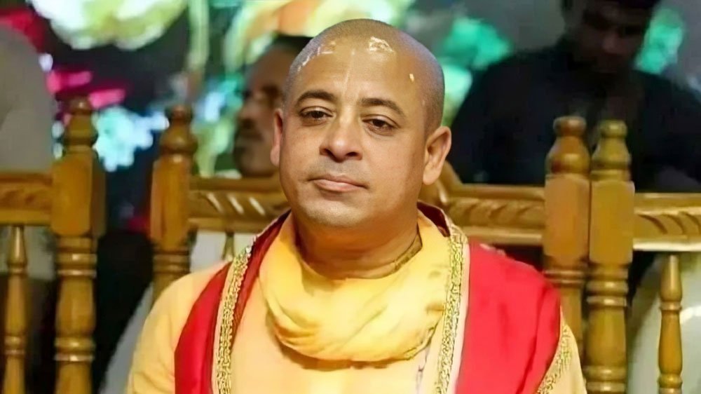 হামলা, ভাঙচুর ও বিস্ফোরক আইনে আরও চার মামলায় চিন্ময়কে গ্রেপ্তার