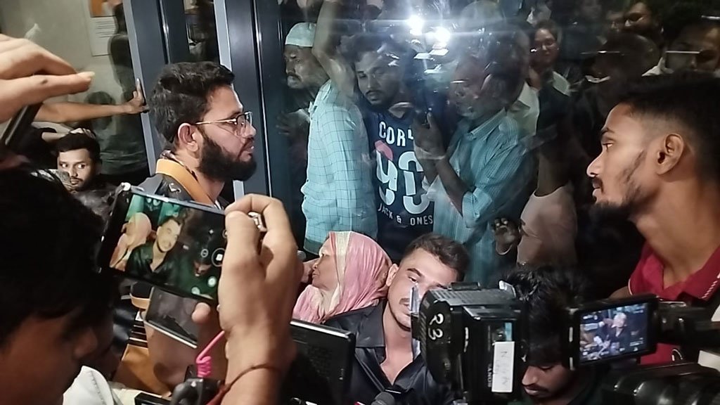 চট্টগ্রামে বিএনপির প্রার্থী এরশাদ শঙ্কামুক্ত, গুলিবিদ্ধ একজনের মৃত্যু