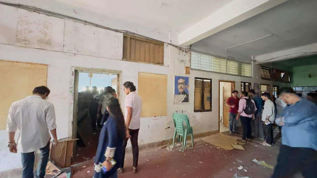 চট্টগ্রামে আ.লীগ অফিসে নাশকতার পরিকল্পনার অভিযোগ, ভাঙচুর