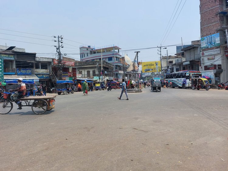 চুয়াডাঙ্গায় অতি তীব্র তাপপ্রবাহে জনজীবনে অস্বস্তি। ছবি: আজকের পত্রিকা