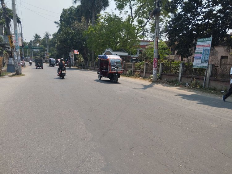 চুয়াডাঙ্গায় অতি তীব্র তাপপ্রবাহে জনজীবনে অস্বস্তি। ছবি: আজকের পত্রিকা
