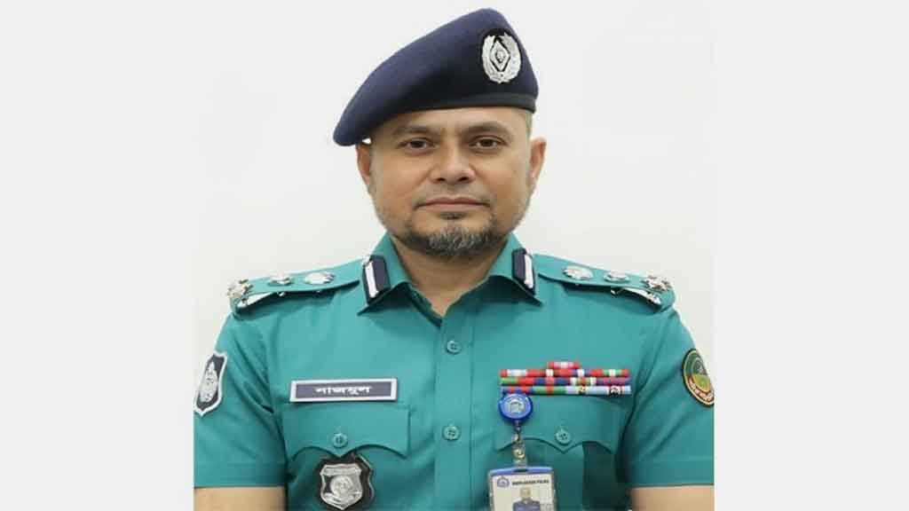 গাজীপুরে রাস্তা বন্ধ করে চলাচল করা সেই পুলিশ কমিশনারকে প্রত্যাহার