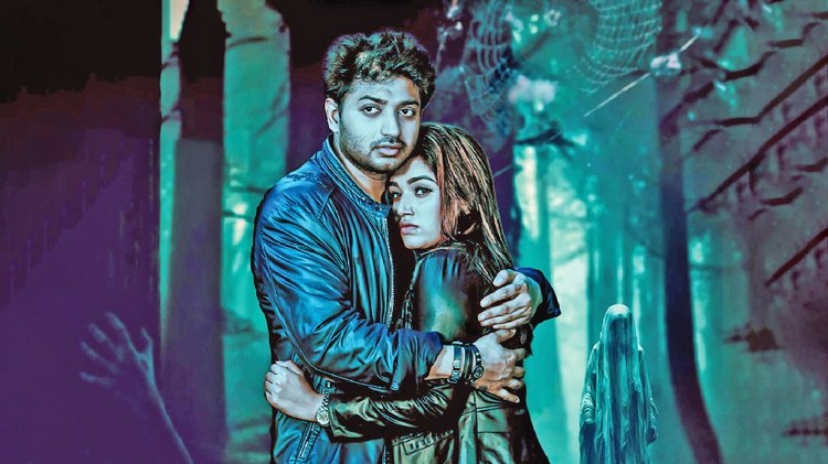 ‘ডেঞ্জার জোন’ সিনেমায় বাপ্পি ও জলি। ছবি: সংগৃহীত