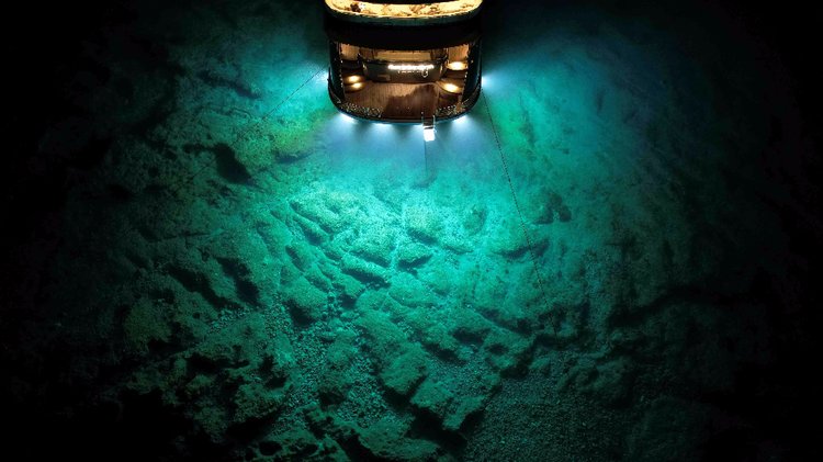 গভীর সমুদ্রে গুরুত্বপূর্ণ খনিজ থাকতে পারে এই সম্ভাবনা থেকে ক্রমেই সমুদ্রের গভীরে খনন বাড়ছে। ছবি: সংগৃহীত