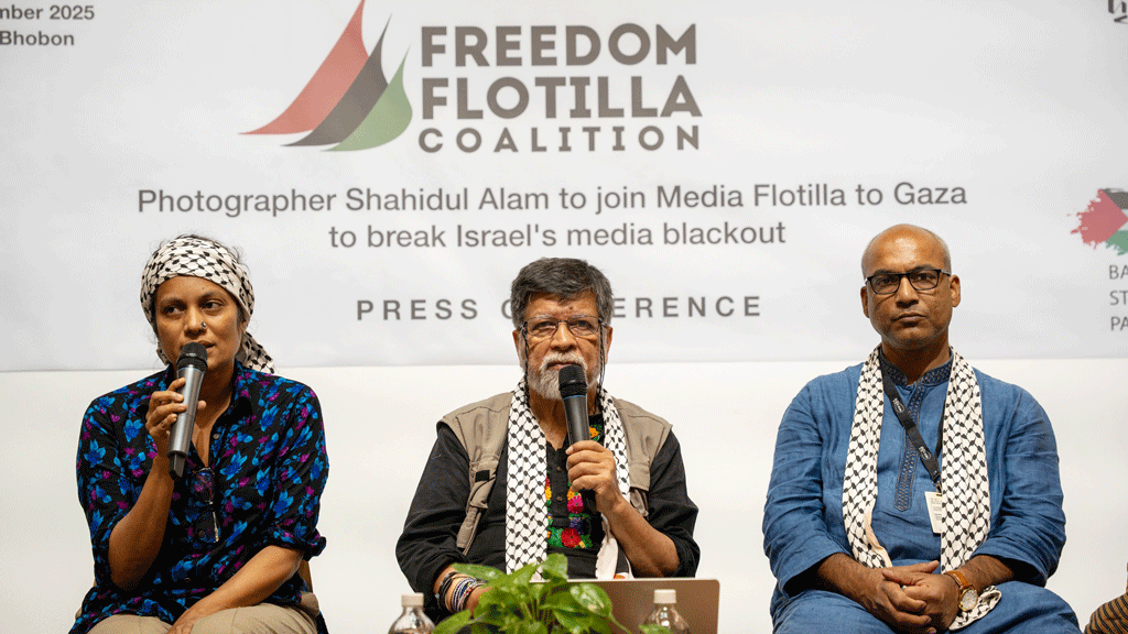 প্রথম বাংলাদেশি হিসেবে মিডিয়া ফ্লোটিলায় যোগ দিচ্ছেন আলোকচিত্রী শহিদুল আলম