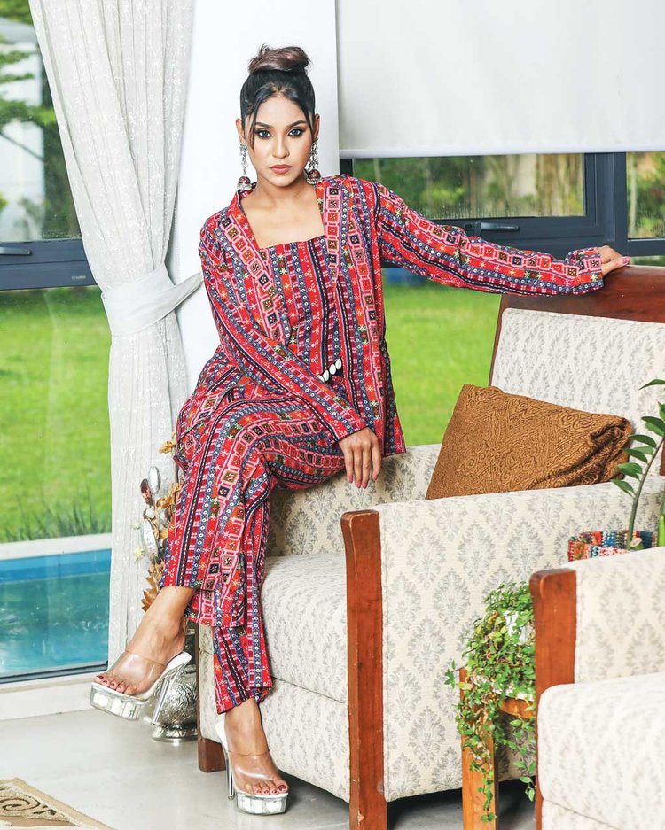 ছবি: দেসি ভোগ