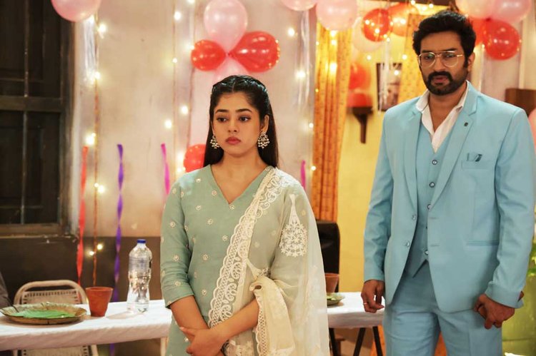 ‘চিরদিনই তুমি যে আমার’ সিরিয়ালের দৃশ্যে দিতিপ্রিয়া রায় ও জিতু কামাল। ছবি: ইনস্টাগ্রাম