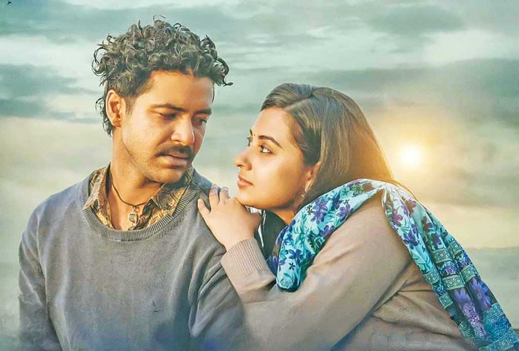 ‘দেয়ালের দেশ’ সিনেমায় শরিফুল রাজ ও বুবলী