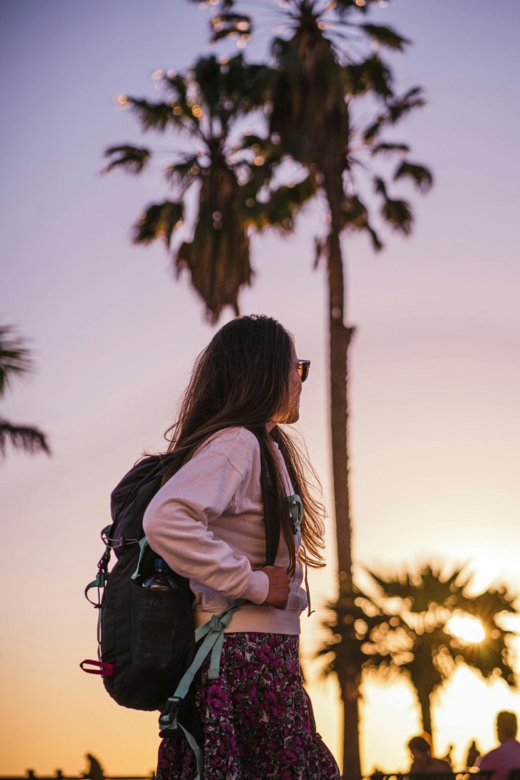 ব্যাকপ্যাকে বহন করা অনেক বেশি সহজ ও ব্যবহারিক। ছবি: পেক্সেলস