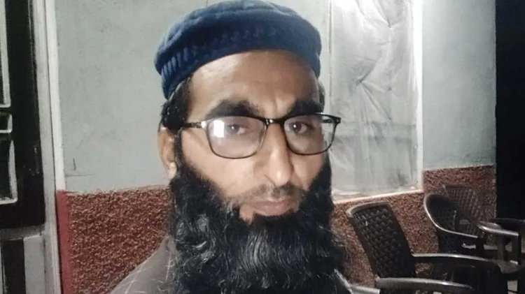 নিহত ইকবালের ভাই ফারুক আহমেদ। ছবি: সংগৃহীত