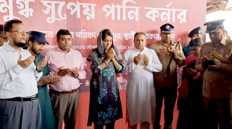 আজ সকালে গাজীপুরের জেলা প্রশাসক নাফিসা আরেফীন কর্নারটি উদ্বোধন করেন। ছবি: আজকের পত্রিকা