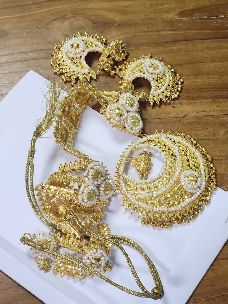 শেখ হাসিনা ও তাঁর বোন শেখ রেহানা এবং তাঁদের সন্তানদের নামে এই লকারগুলোতে গয়না রয়েছে। ছবি: আজকের পত্রিকা।