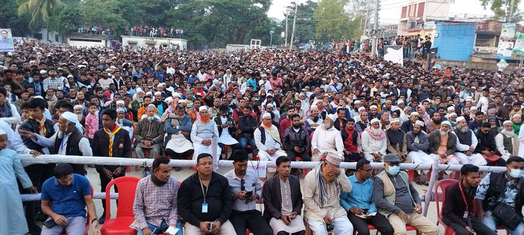 হাতিয়ায় সমাবেশে আবদুল হান্নান মাসউদ। ছবি: আজকের পত্রিকা