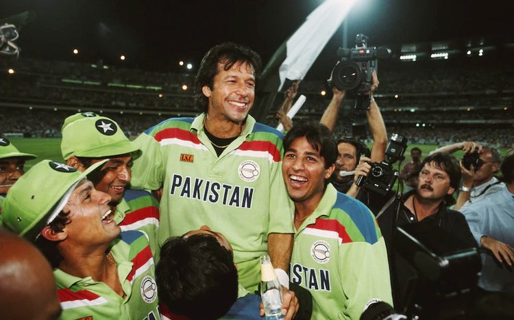 ১৯৯২ সালে ইমরান খানের নেতৃত্বেই পাকিস্তান একমাত্র ওয়ানডে বিশ্বকাপ জেতে। ছবি: এএফপি