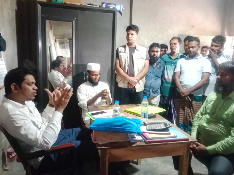 ভ্রাম্যমাণ আদালতের সিদ্ধান্ত, ভুক্তভোগী কৃষকদের ক্ষতিপূরণবাবদ সাড়ে আট লাখ টাকা আজ বুধবার দুপুরের মধ্যে মালিকপক্ষকে পরিশোধ করতে হবে। ছবি: আজকের পত্রিকা