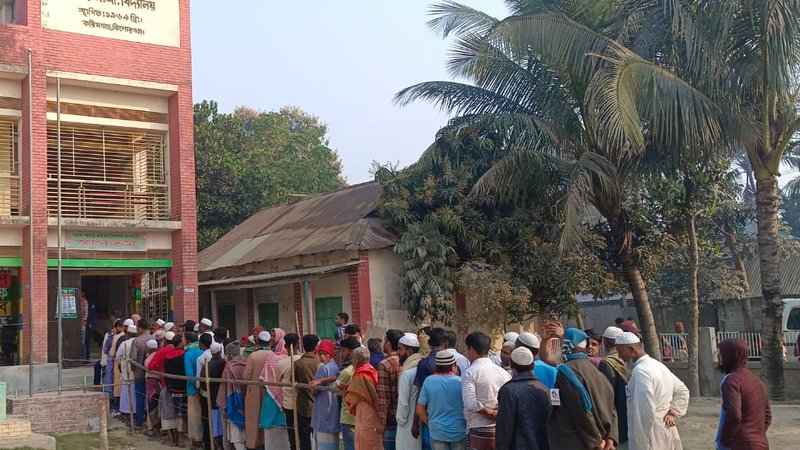 এজেন্ট সংখ্যা নিয়ে মতবিরোধে ১৮ মিনিট দেরিতে ভোটগ্রহণ শুরু