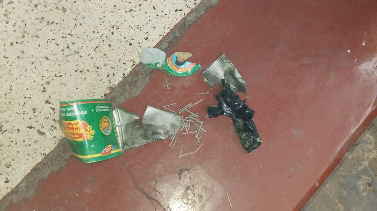 গ্রামীণফোন ভবনের অভ্যর্থনার সামনে ককটেল বিস্ফোরণ হয়। ছবি: সংগৃহীত