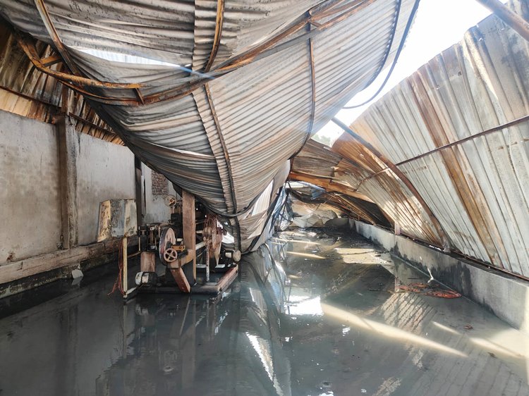 ঢাকার কেরানীগঞ্জে কমফোর্ট ফোম কারখানায় আগুন। ছবি: আজকের পত্রিকা