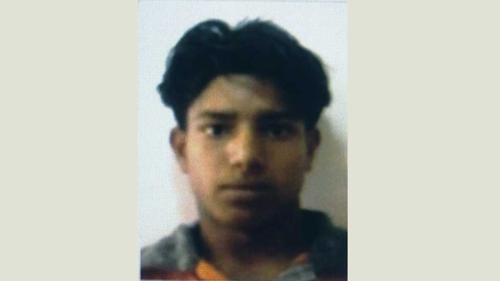 ট্রাভেল ব্যাগে বাসের হেলপারের ৮ খণ্ড লাশ
