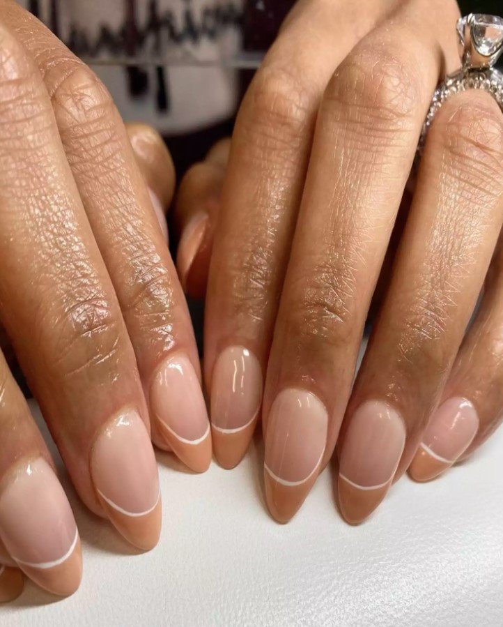 লাতে নেইল