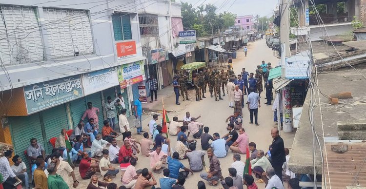 মেহেরপুরে ইউনিয়ন বিএনপির কাউন্সিলে যাওয়ার সময় জেলা কমিটির সদস্যসচিবের গাড়িবহরে হামলা হয়। ছবি: আজকের পত্রিকা