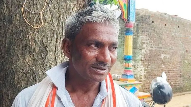 রাজস্থানের পাহাড়ি গ্রাম পিপলোডির কৃষক মোর সিং। ছবি: বিবিসি