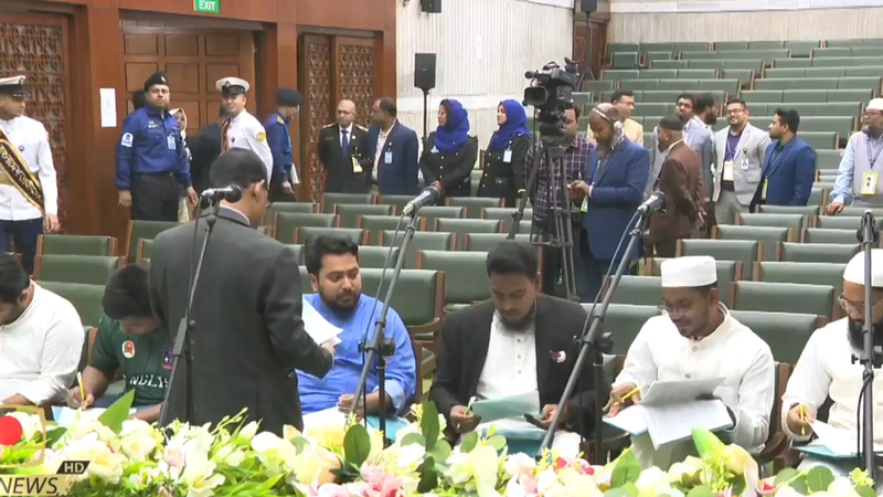 শপথ নিতে উপস্থিত এনসিপির সংসদ সদস্যরা