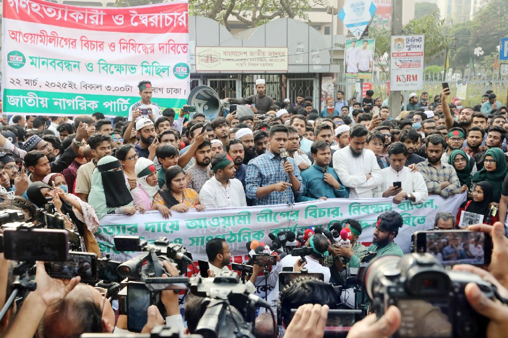 আপনাদের কাজ ক্যান্টনমেন্টে, সেখানেই থাকুন—সেনাবাহিনীকে হাসনাত