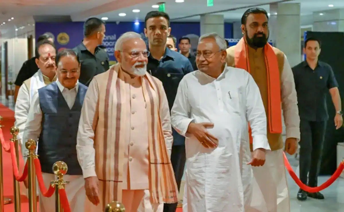 বিহারে ইতিহাস গড়ে বিজেপি জোটের বিপুল জয়, সর্বোচ্চ ভোট পেয়েও মহাজোটের ভরাডুবি