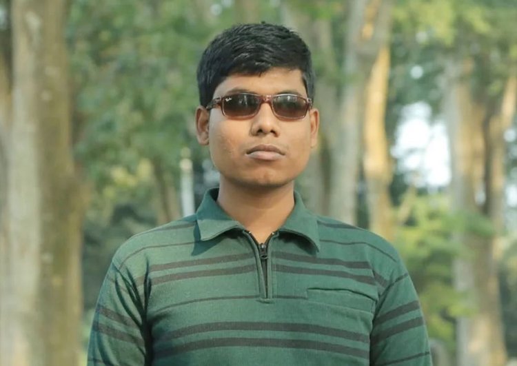 দৃষ্টিপ্রতিবন্ধি শাকিল হোসেন। ছবি: সংগৃহীত