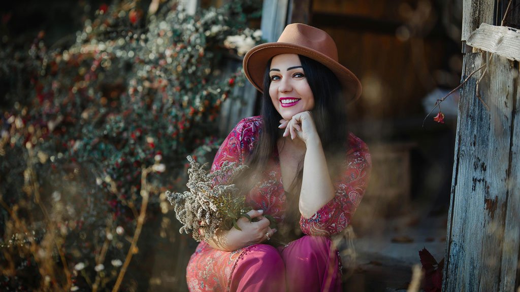 প্রাকৃতিকভাবে ঠোঁট গোলাপি করার উপায়