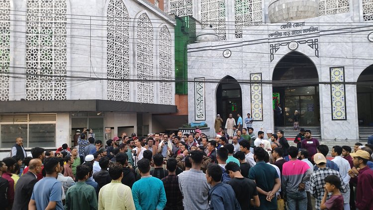 ফেনীতে মসজিদের স্ক্রিনে ‘আওয়ামী লীগ আবার ফিরবে, জয় বাংলা’। ছবি: সংগৃহীত