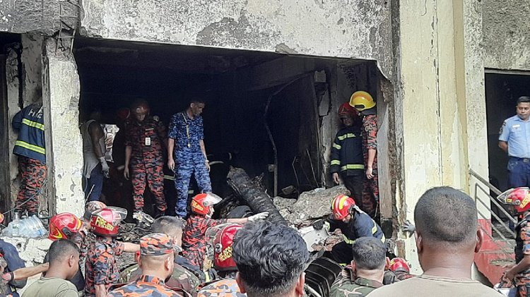 মাইলস্টোন স্কুল অ্যান্ড কলেজের ক্ষতিগ্রস্ত ভবন।
